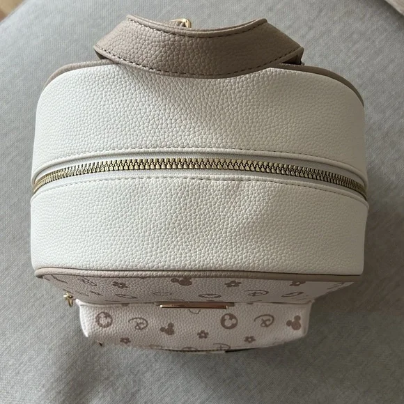 Mickey Mouse Backpack + mystery jewelry!! - Picture 4 of 9